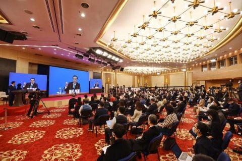 李克強：今年政府支出更多向民生領(lǐng)域傾斜，特別是義務(wù)教育和基本醫療